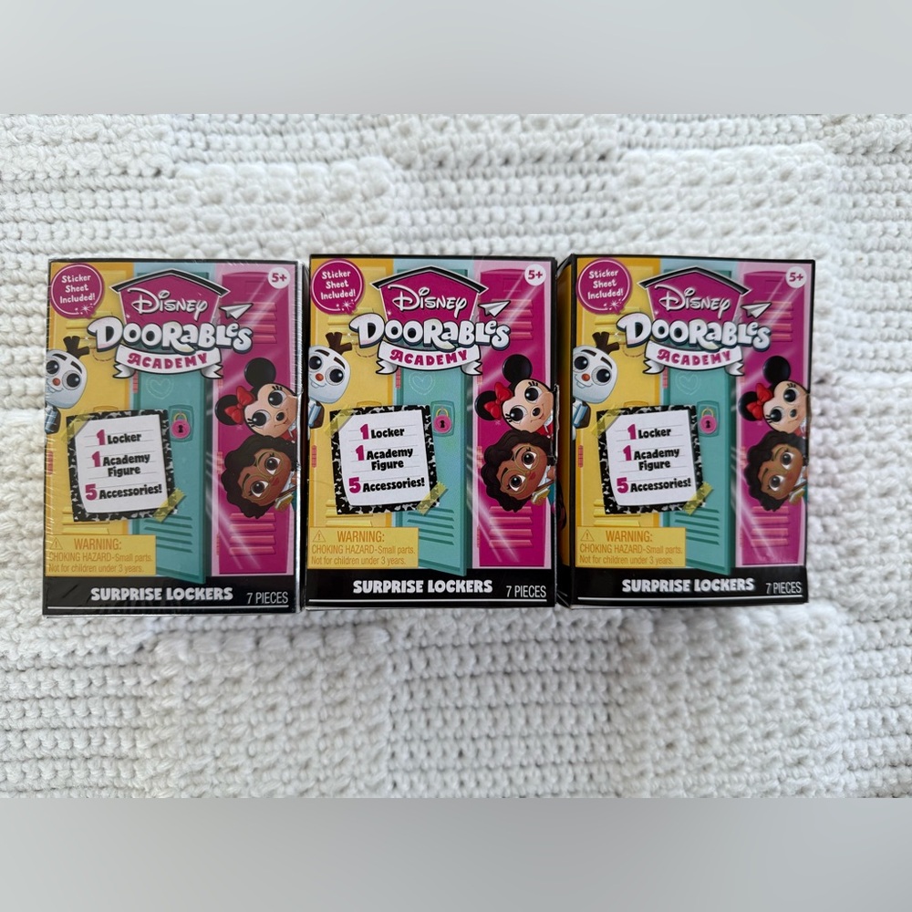 Disney Doorables New Academy Surprise Locker Collectible Figures